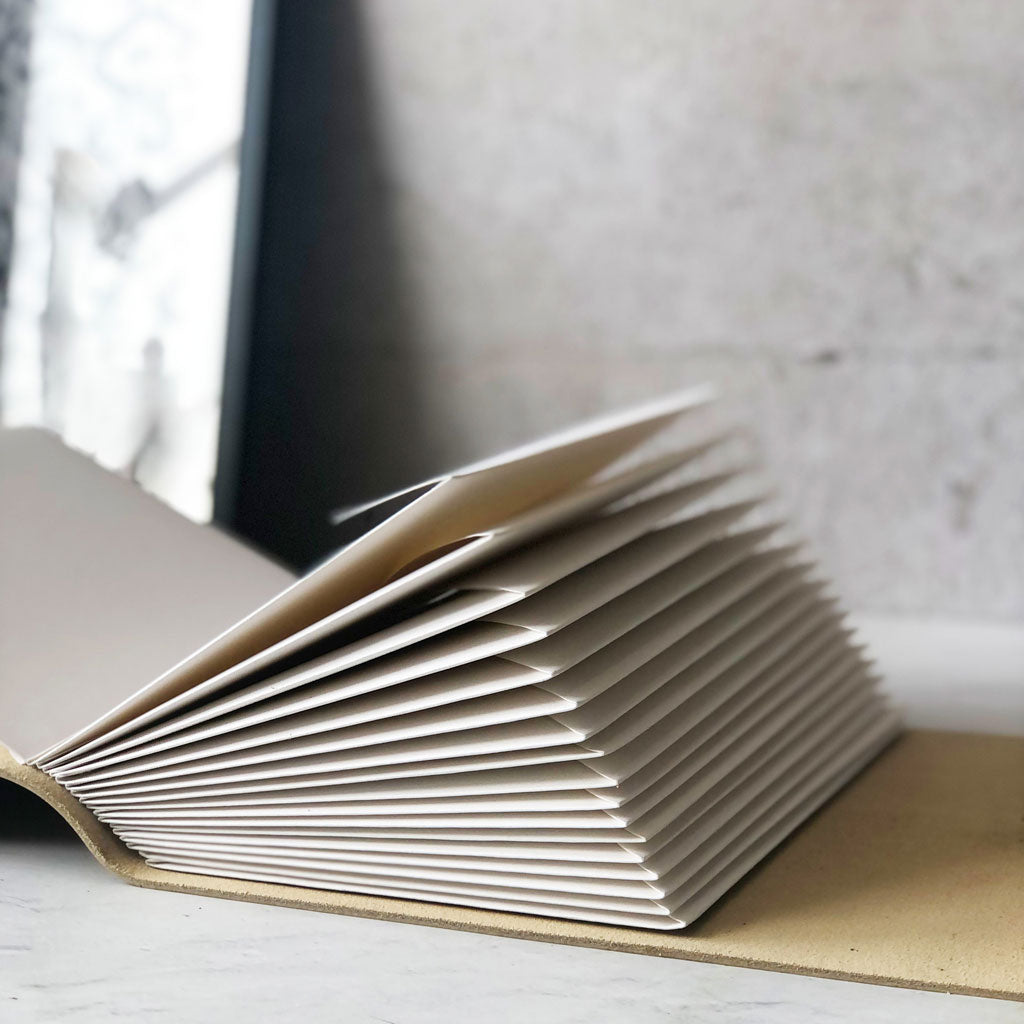 Open envelope memory keeper