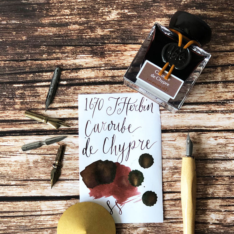 J Herbin Carobe de Chypre ink swatch close up on Rhodia paper