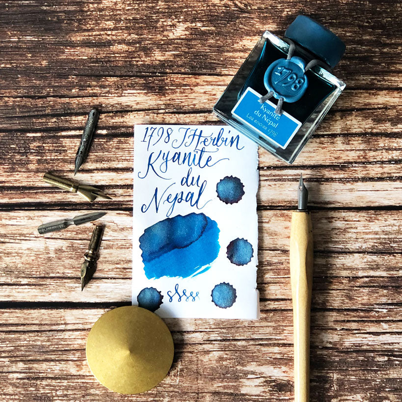 J Herbin Kyanite du Nepal ink swatch close up on Rhodia paper