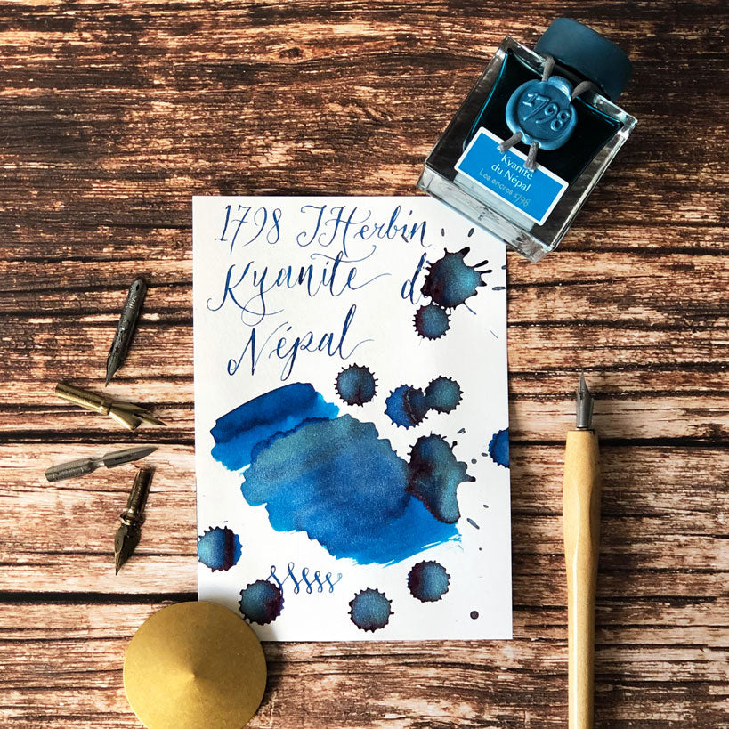 J Herbin Kyanite du Nepal ink swatch close up on Indigo Artisans cartridge paper